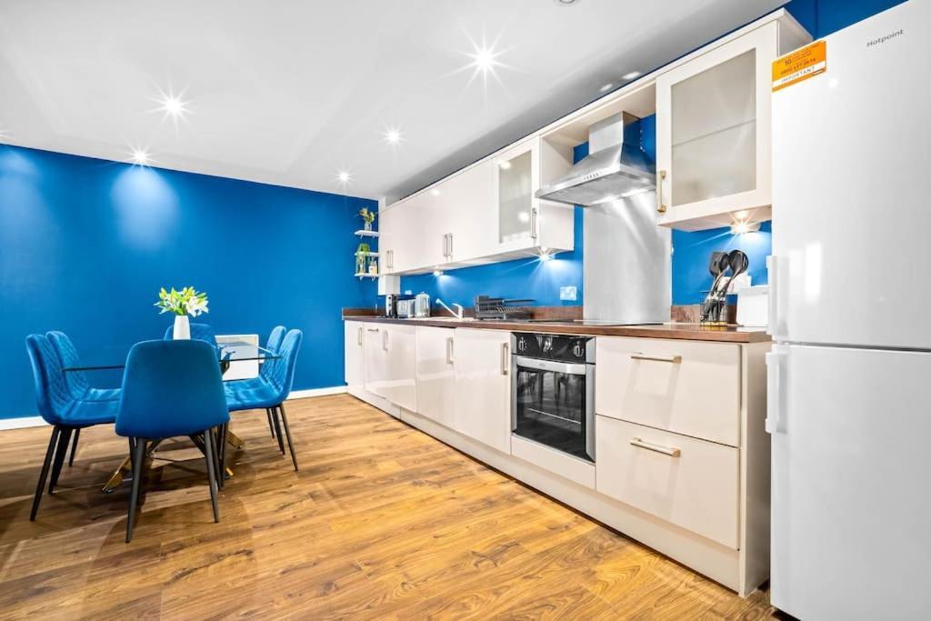 Spacious 2 Bed Apt B'Ham Cc With Parking Sleeps 7 Birmingham Luaran gambar